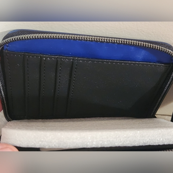 Loungefly Disney The Nightmare Before Christmas Zero Zip Around Wallet NWT - Picture 4 of 6